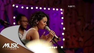 Download lagu Ayushita - Sehabis Hujan ( Exclusive Song ) (Live at Music Everywhere) * mp3