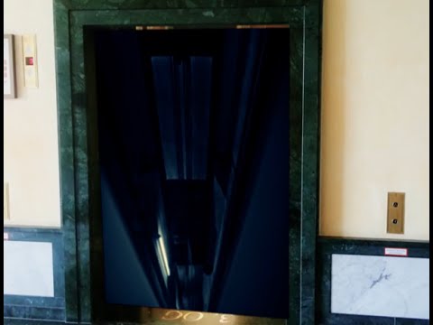 Fahrstuhl stürzt ab !!! / Elevator crash !!!