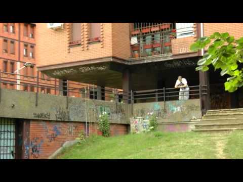 Mrzovoljno Oko - Gledaj samo gore (ft Sandee)