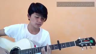 Download lagu Cinta tak harus memiliki - st12  cover maulana ardiansyah mp3