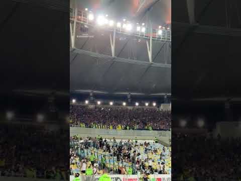 "Festejos de la hinchada de Boca Juniors tras clasificar a la final de la Sudamericana " Barra: La 12 &bull; Club: Boca Juniors