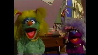 Sesame Street - &quot;The Hairbrush Song (Look In The Drawer)&quot;