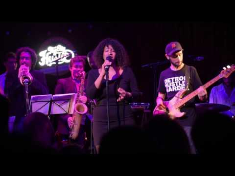 The Big Hustle - I need to be a hustler w/ Sarah Fezzani (Live @ Zèbre de Belleville, 12 avril 2016)