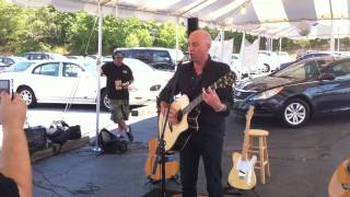 Matt Scannell of Vertical Horizon - Youre A God (acoustic) @ West Islip, NY