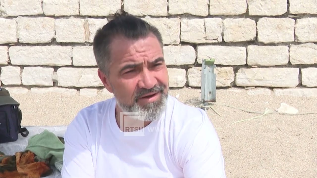 Pushuesit e parë të sezonit në Sarandë, deti i kthjellët dhe moti i ngrohtë tërheqin vizitorët
