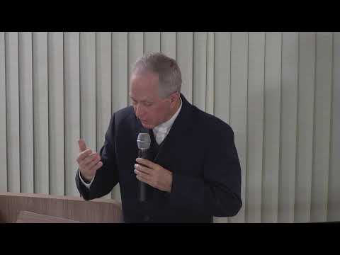 Entrega do Título de Cidadão Honorário Ouro-finense ao Cônego Mauro Morais