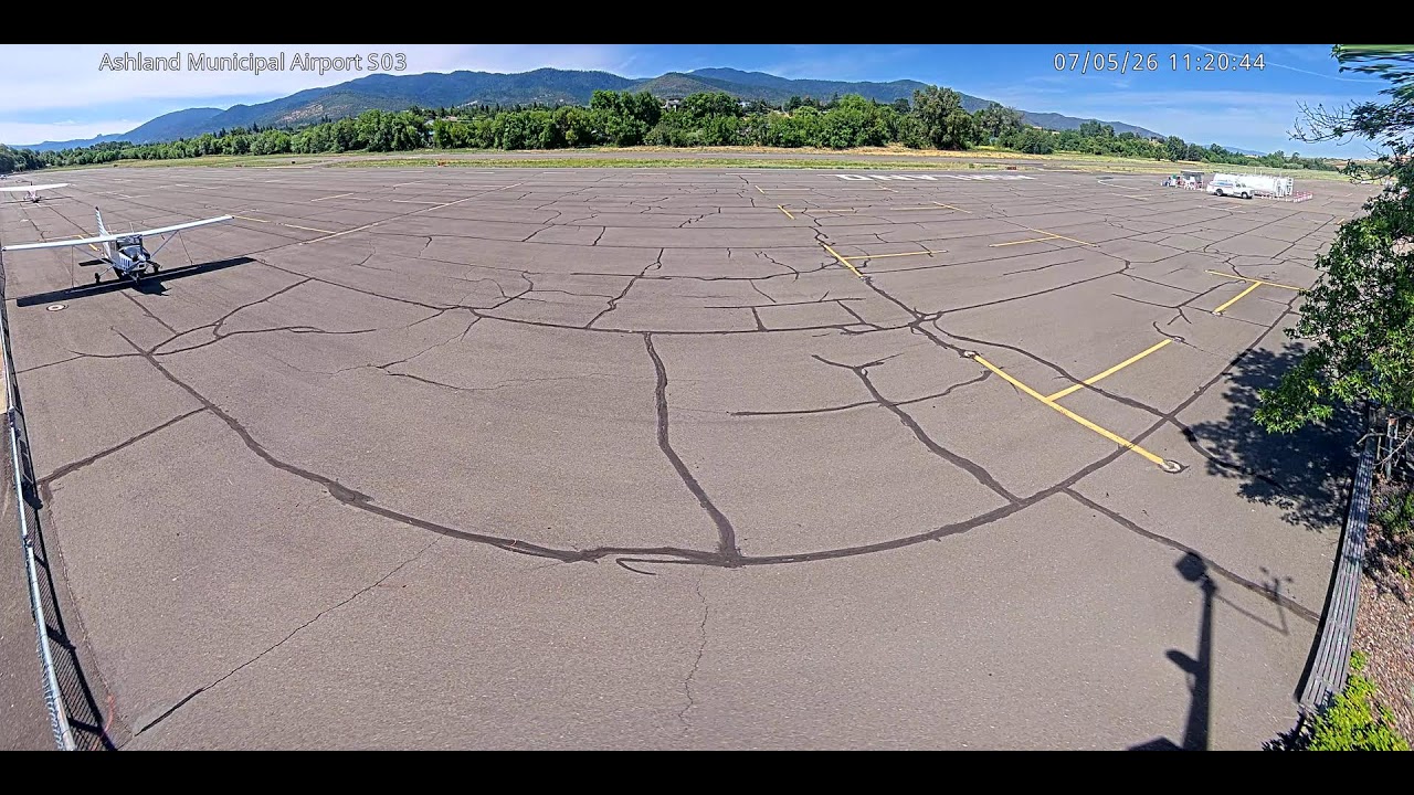 Live webcam view of Ashland Municipal Airport Runway