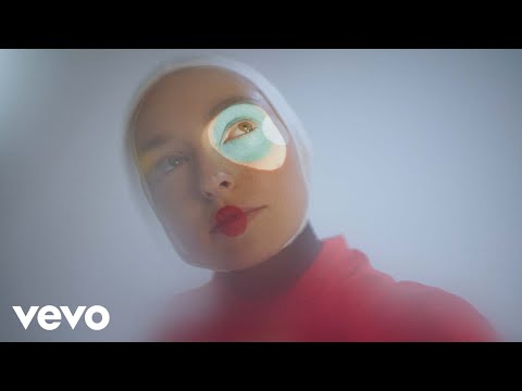 Stella Donnelly - Lungs (Official Video)