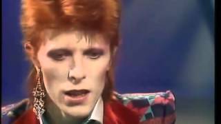 Interviews - David Bowie Asked if He Believes in God (1973)