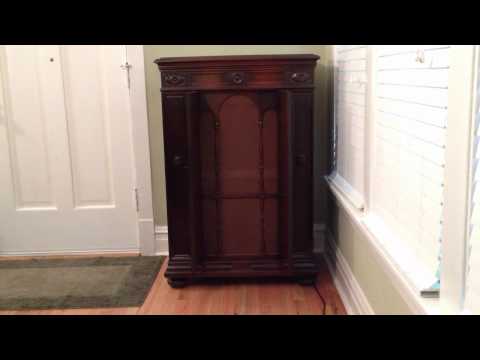 Baby Feet Go Pitter Patter • The Troubadours (Victrola Credenza)