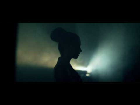 Bully (Ghetto Superstarz) - Playing Wid Ma Shirt (Official Video)