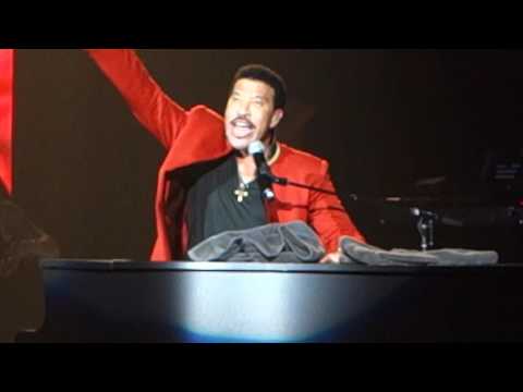 Lionel Richie - Medley:  Still / Oh, No / Stuck On You - May 18, 2016 Las Vegas