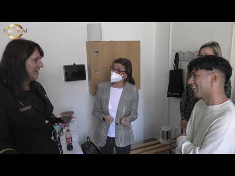 Vystoupení Jana Bendiga které je plné emocí v ženské věznici Světlá nad Sázavou.