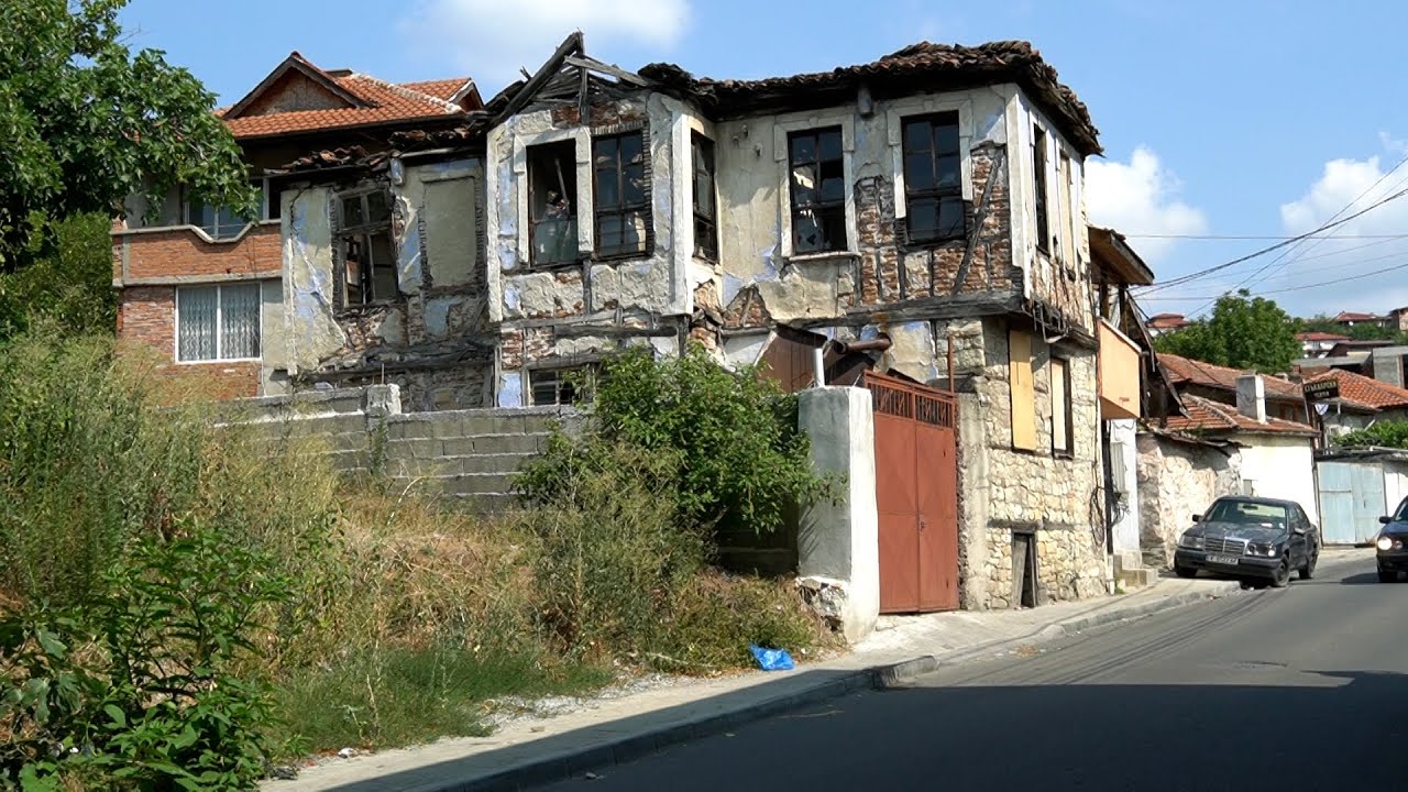 Предприемат мерки за опасните сгради на улици “Иван Вазов“ и „Климент“Охридски“ в Кърджали
