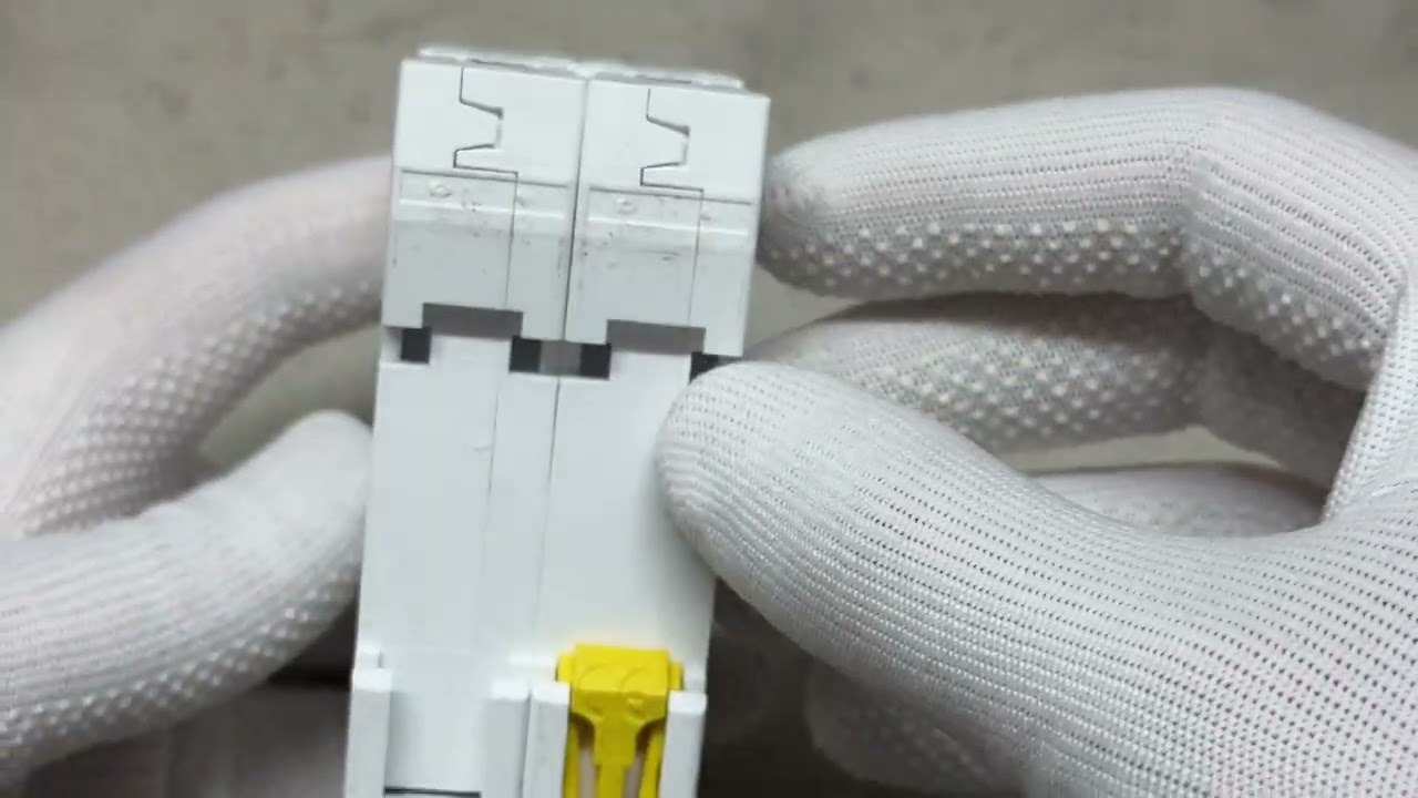 Автоматичний вимикач 2P 10А В Resi9 Schneider Electric R9F02210