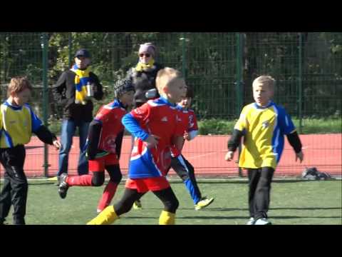 Łukasz Grab 8 Lat - (6 goli ) Turniej Orlików 10.10.2015 r w Dominowie (Marcin Grab)