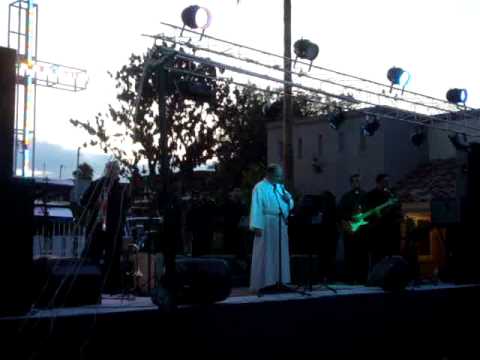 Padre Pedro en concierto Fuego Nuevo
