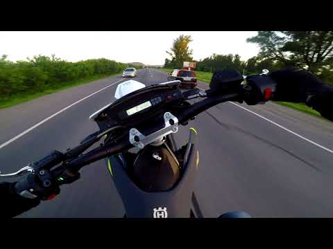 HUSQVARNA 701 SM 2022 POWER WHEELIE