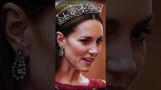 Download lagu Who but royalty can wear a tiara mp3 Download lagu Who but royalty can wear a tiara mp3