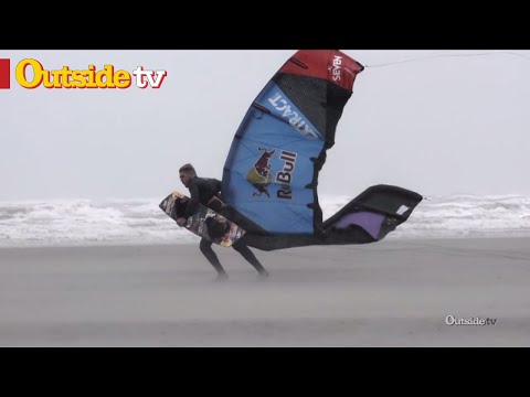Ruben Lenten Gets Huge Air Kiteboarding | Xtreme CollXtion