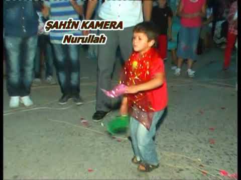 bağlamacı celal çalıyor çocuk süper oynuyor