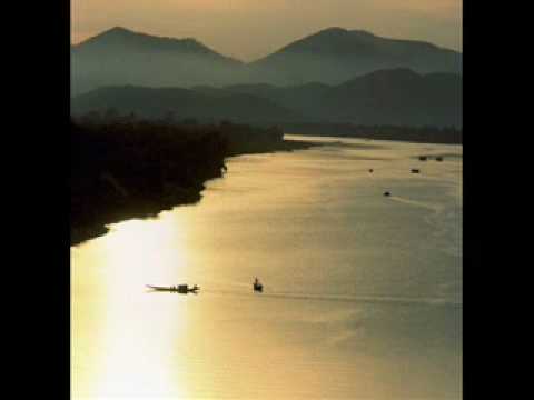 Thể hiện bởi Thu Hiền