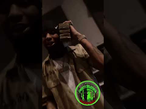 🆕 BIZZY BANKS Drops A “Dont Play With It” FREESTYLE❗️By LOLA BROOKE 🔥 Instagram Exclusive VIDEO 🎬