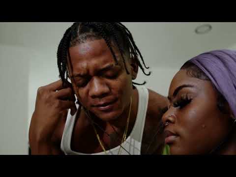 Ai Milly - Mukbang (Official Music Video)