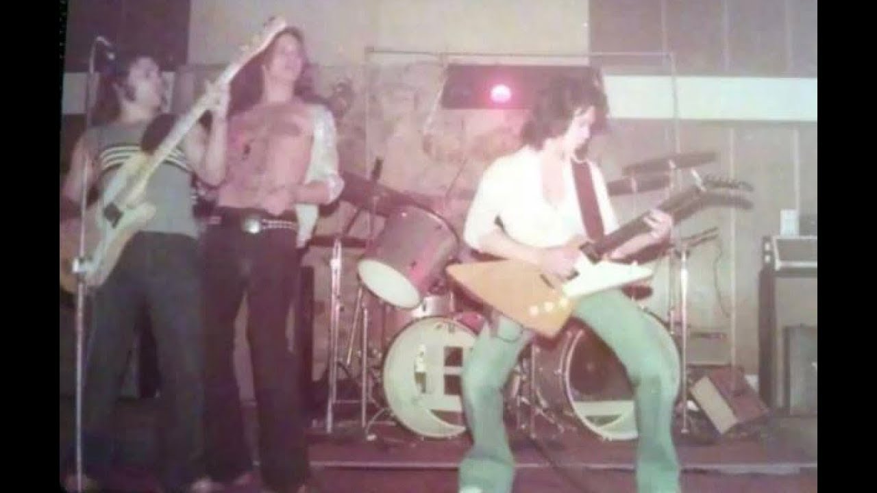 Van Halen - Pasadena 1975 - YouTube