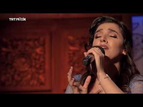 Senem Akdemir - Esen Yeller - Əsən Yellər - Dağları Duman Alanda