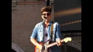 Why don't you love me - The Kolors (live)