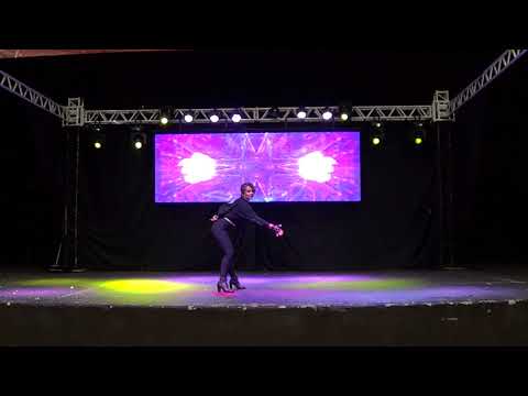 apresentação de K-Pop solo Nana