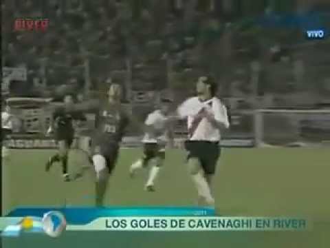 Gol de tiro libre de Cavenaghi en River Y golazo por arriba