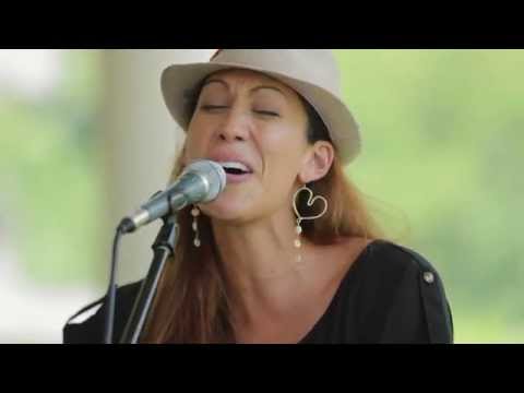 Johnna Padeken-Parel - Be The Change (HiSessions.com Acoustic Live!)