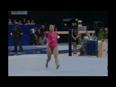Julia Soares 🥈 no solo copa do mundo de ginástica artística na Hungria