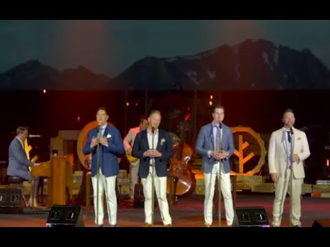 Ernie Haase & Signature Sound - "Three Men On A Mountain (Live)" [Official Music Video]