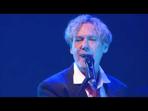 download lagu mp3 mp4 Eduardo Dusek, download lagu Eduardo Dusek gratis, unduh video klip Eduardo Dusek