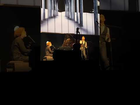 Rufus Wainwright & Calogero « Going To A Town » @ Philharmonie de Paris (Live 2023)