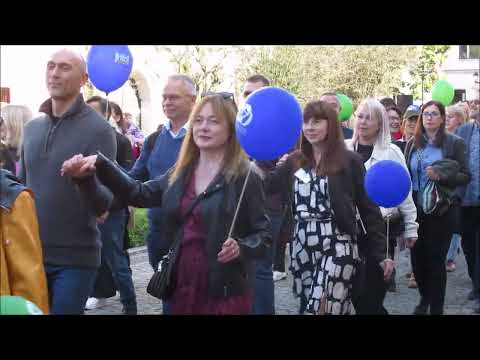 80-lecie I LO w Kluczborku-polonez odtańczony na Rynku 27.09.2025