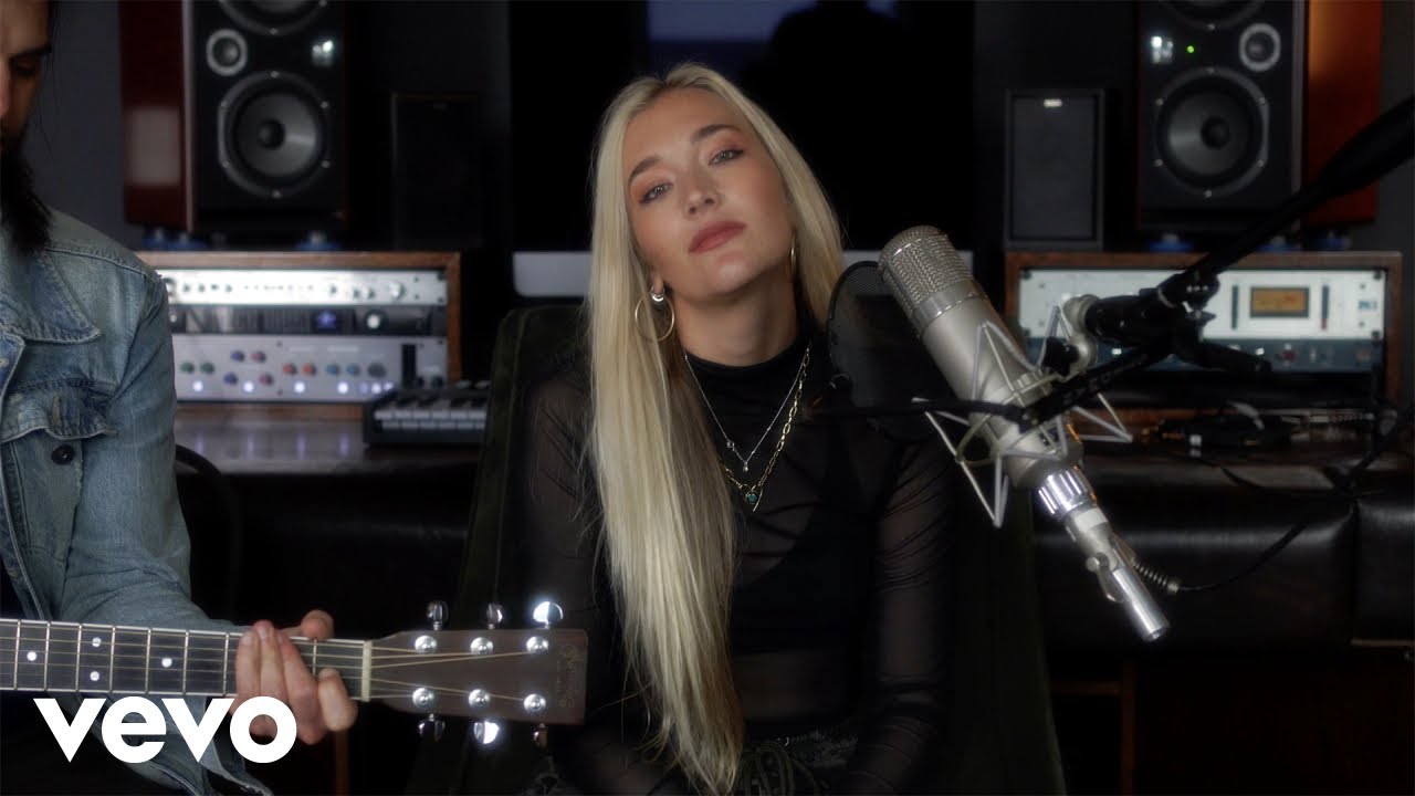 Promotional video thumbnail 3 for Chloé Caroline