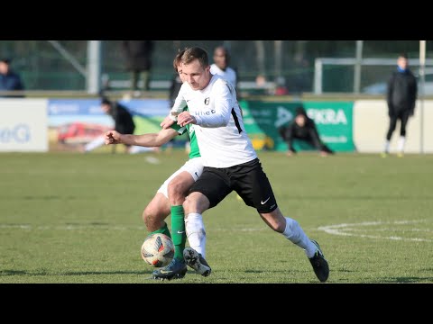 Spieler erobert den Ball mit einer Weltgrätsche!