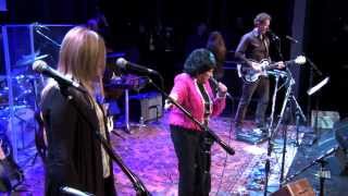Wanda Jackson - "Riot In Cell Block #9" (eTown webisode #545)