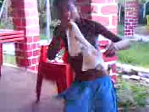 Os carinhas do TARECO dançando! (Ivo e Bolachinha) kkkkkkk