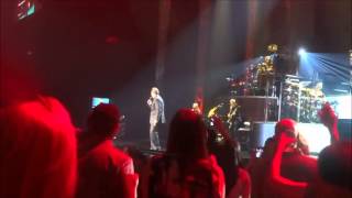 GENIAL!  Luis Miguel  &quot;Y Sigo&quot; en Las Vegas 2013