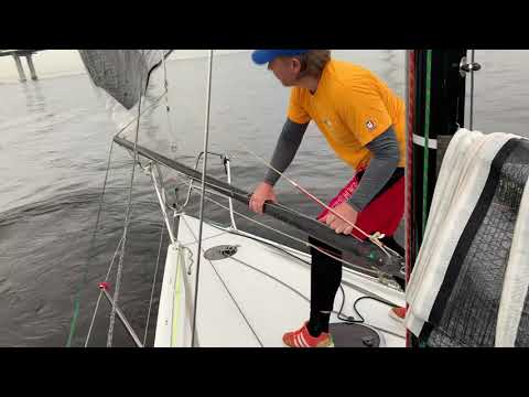 Asymmetrical sail gybe FARR-30. Bowman works