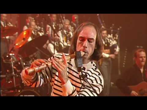 Dan ar Braz & L'Heritage des Celtes - Aires de Pontevedra (Carlos Núñez) | Live au Zénith, 1998