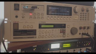 Video thumbnail for Akai S700 sampler -- a gem for '90s hip-hop by eddie leonard