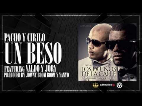 Video Un Beso (Audio) de Pacho y Cirilo 