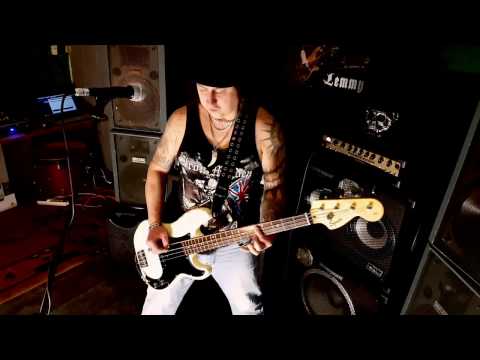 Corelosa - Mindent 1 Lapra (Music Video)