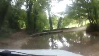 preview picture of video 'Fording the River Windrush at Kineton in Gloucestershire (2/4)'
